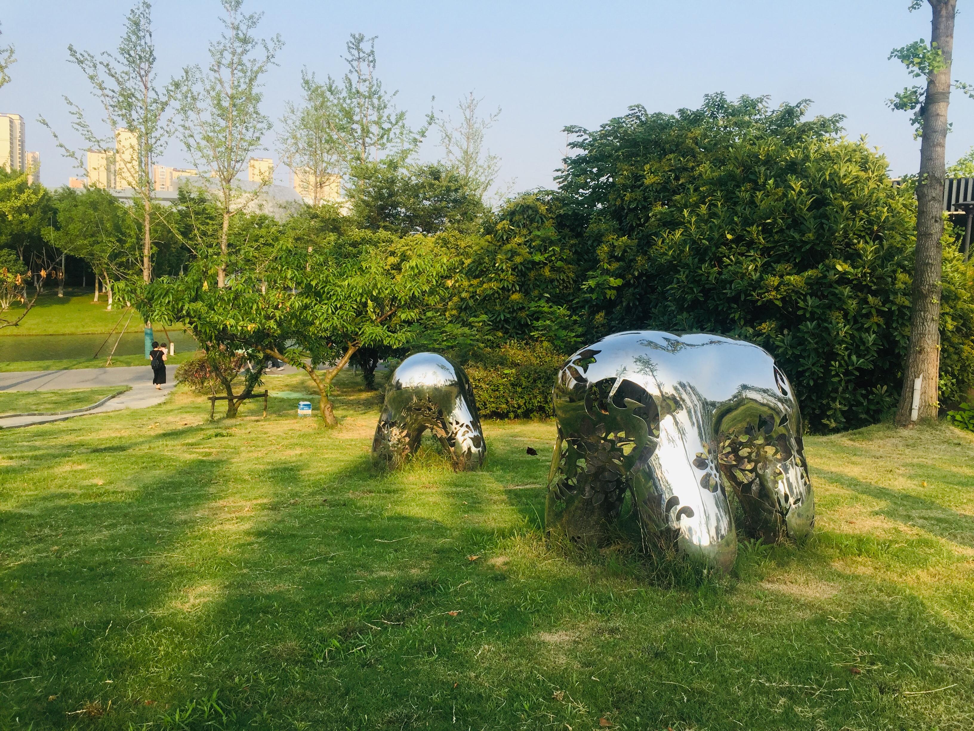 《生灵3 》2018年南京光影艺术展—“光之彩”