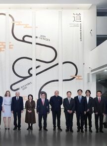 “完美的展览！了不起的学校！”意大利总统马塔雷拉到访中国美术学院并参观“完美之路——杭州，马...