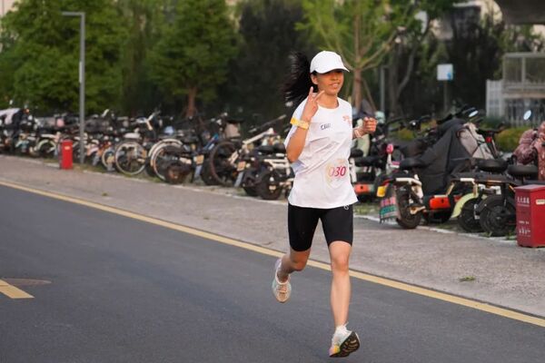 7e5b3cf2433dd72f5d05ee1a330de889c34f27ec