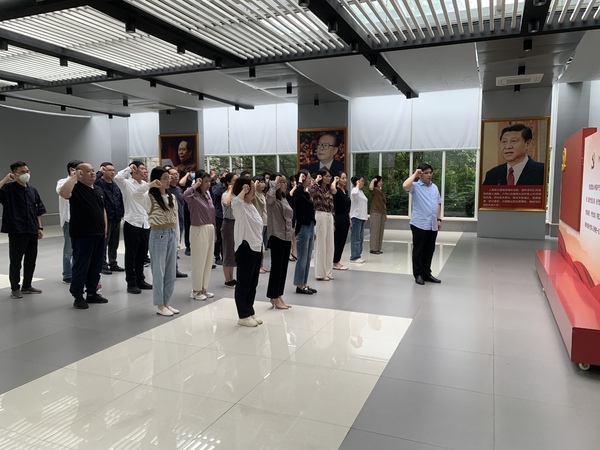 扣好廉洁从政 “第一粒扣子”  ——校纪委组织开展警示教育活动