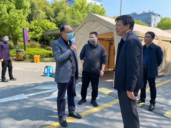 国美附中高三返校,省教育厅党委书记、厅长陈根芳随机抽访我校开学返校工作