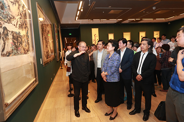 刘延东参观「潘天寿诞辰120周年纪念大展」