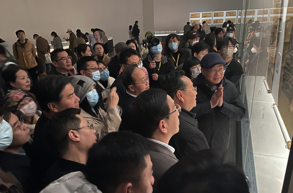 浙江省委常委、宣传部部长王纲一行参观“宋韵今辉”艺术特展