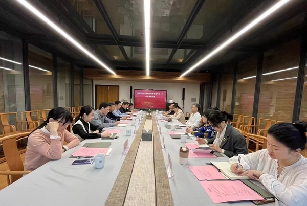 宁波工程学院党委委员、纪委书记、 监察专员叶伦一行来校调研
