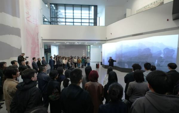 画展里的这堂党课 入脑更入心——高世名讲授主题教育专题党课