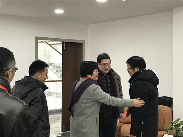 春节前夕学院开展困难党员慰问活动