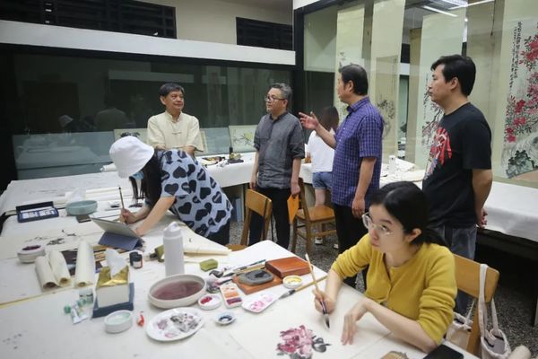 万泰铝业向中国美院教育基金会捐赠800万支持中国写意花鸟画的传承与发展事业!