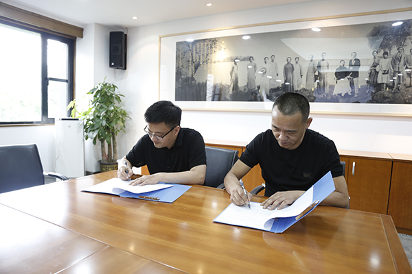 我校举行良渚校区景观绿化捐赠仪式