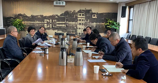 我校党委中心组专题学习习近平总书记在学校思想政治理论课教师座谈会上重要讲话精神