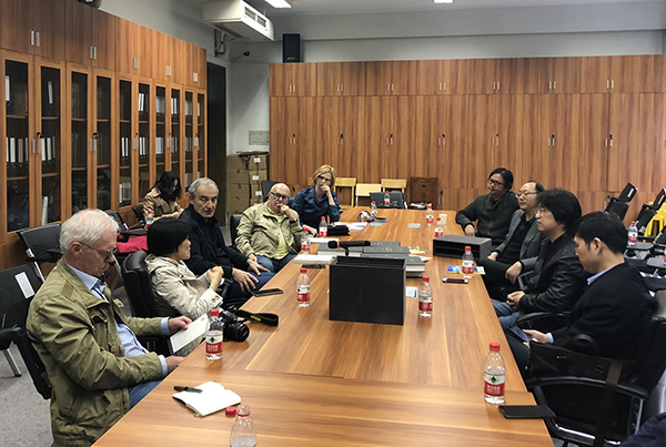 捷克文学社社长一行来我校交流采访