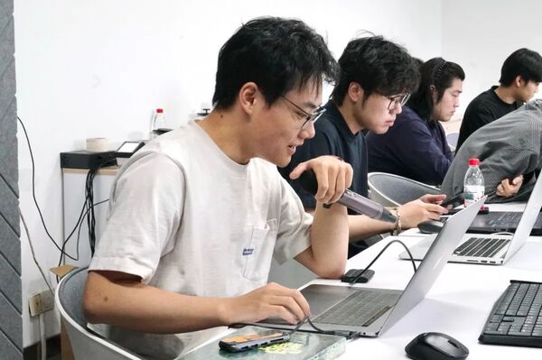 2e4d9fa4cbf8c79270acb80129328d96f44974f9