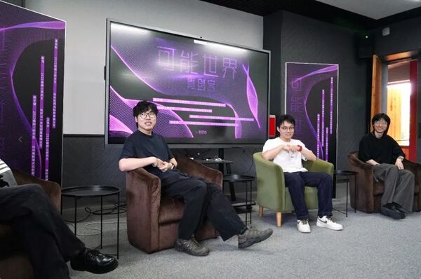 e7ce1d607ee96f7f5efcd2c61ab0566285b2bb66